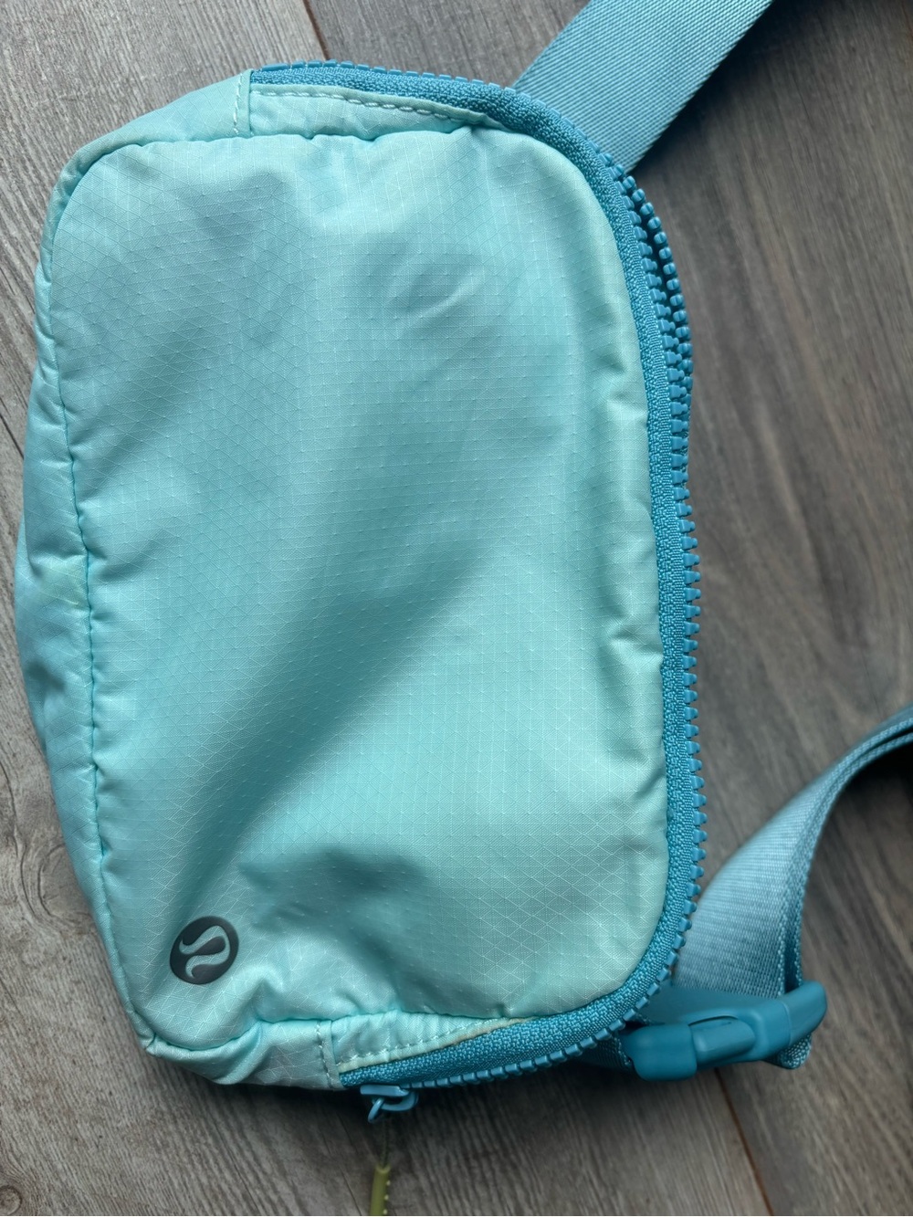 lululemon athletica teal crossbody pouch